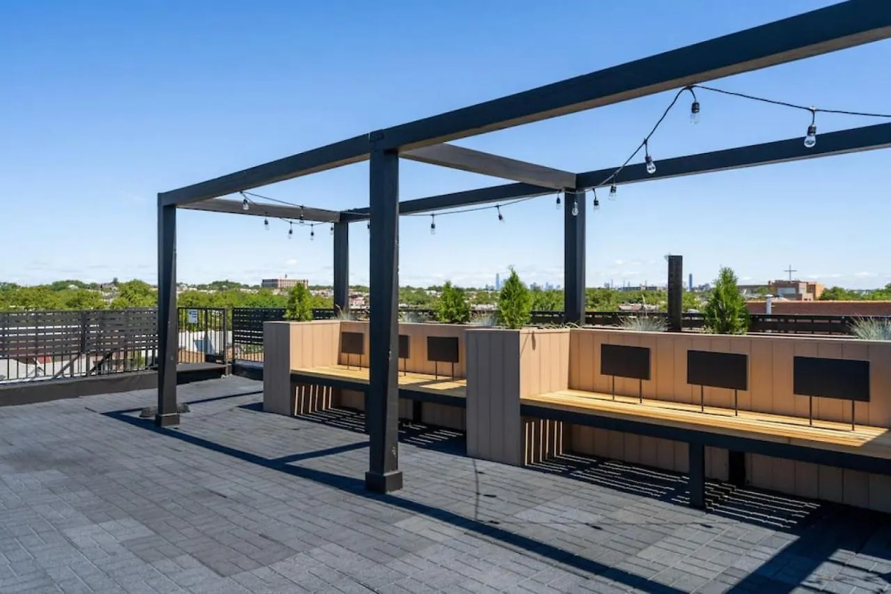 Deluxe Open Concept Loft With Rooftop & Shore Nearby At 