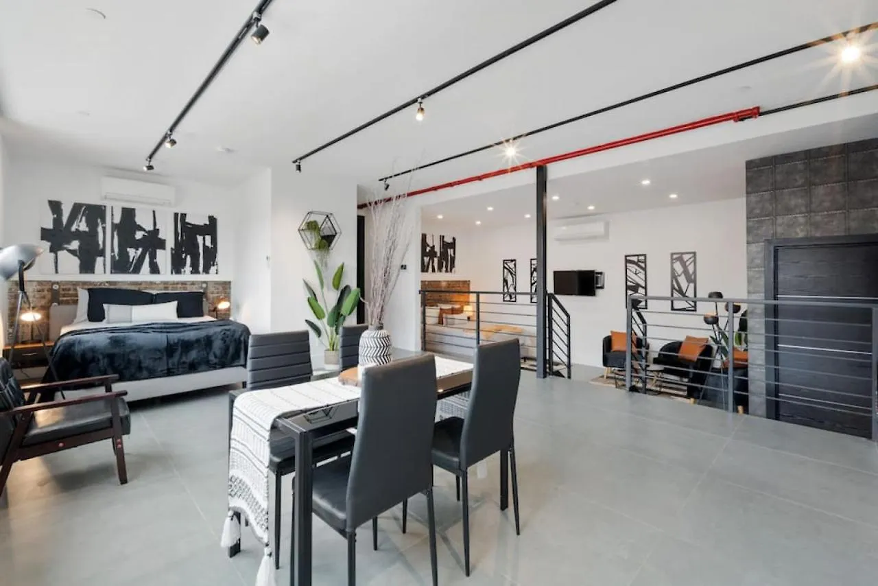 Apartment Deluxe Open Concept Loft With Rooftop & Shore Nearby At 