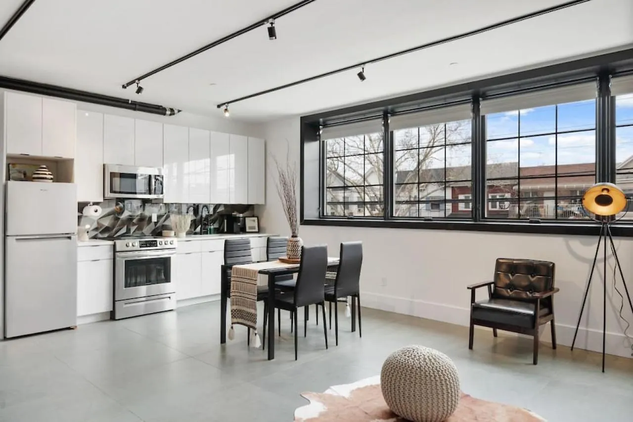 Deluxe Open Concept Loft With Rooftop & Shore Nearby At 